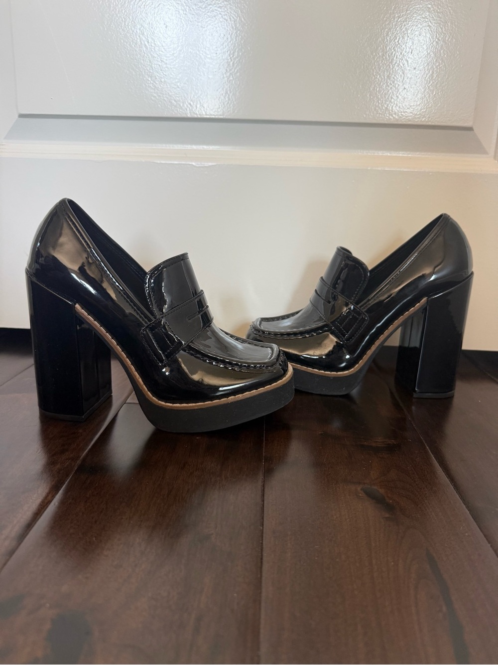 Steve Madden Black Patent Platform Loafer Pumps - Picture 2 of 7